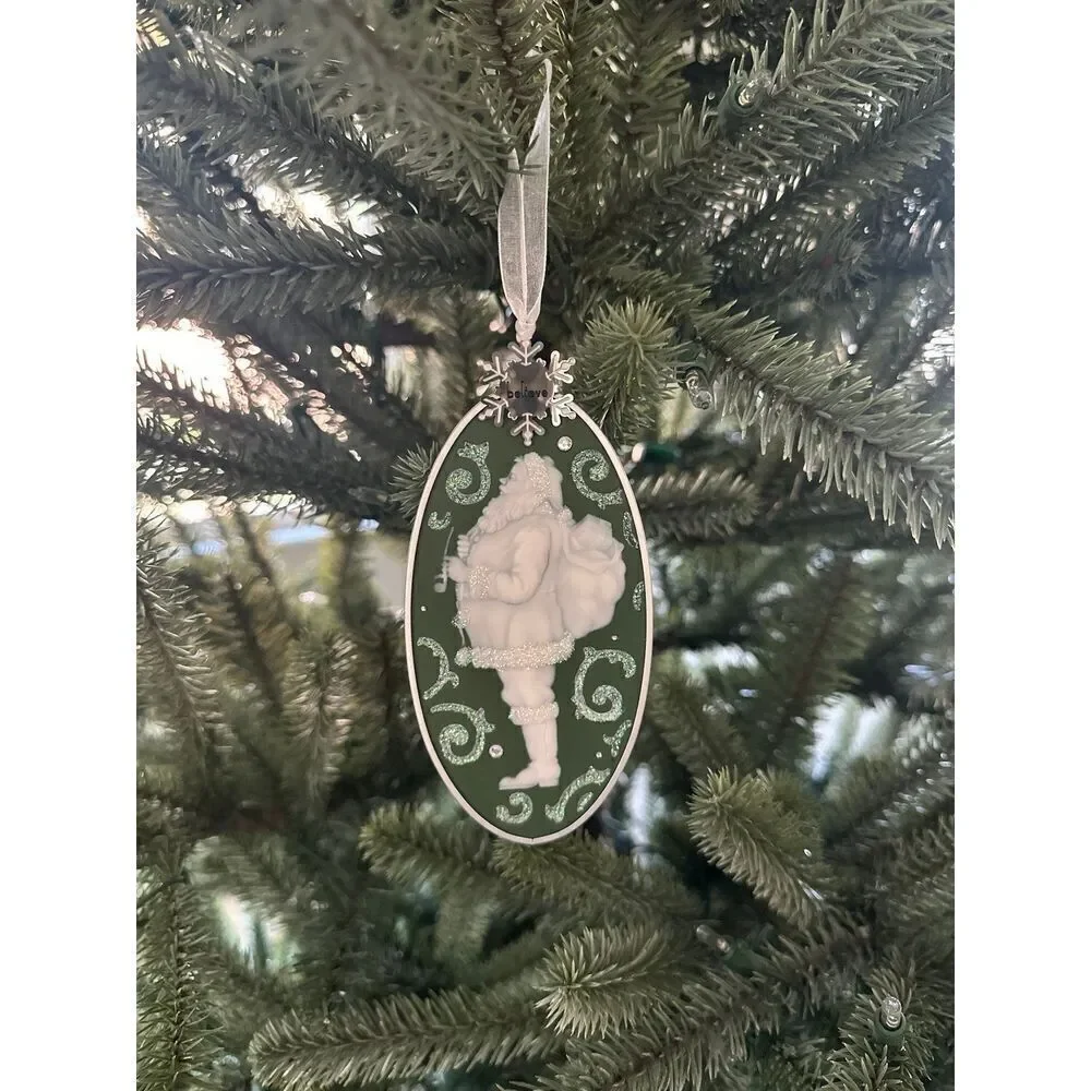 Hallmark keepsake ornament 2010